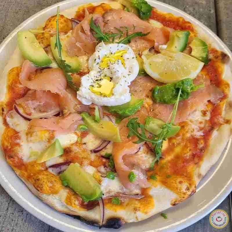 Pizza du moment ⛱️
saumon fumé, avocat et burrata
