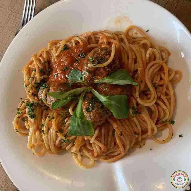 Spaghetti aux polpettes
(tomates et boulettes de viande hachée de boeuf maison)